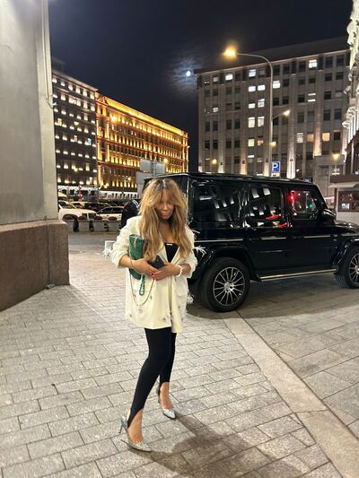 ,   Lenka, 43 ,   ,   