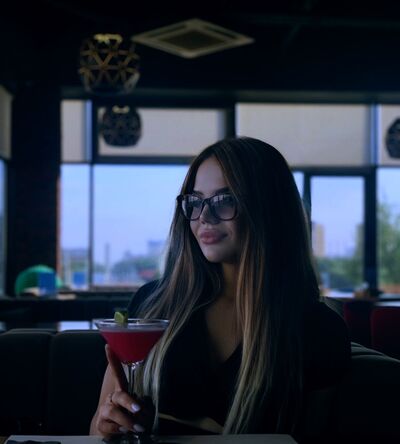  ,   Lina, 24 ,   ,   