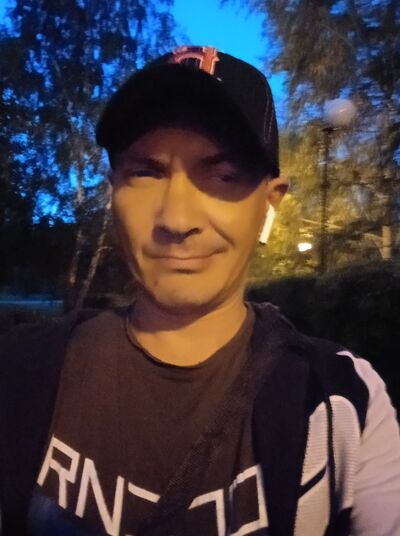  ,   Ruslan, 42 ,   ,   , c 