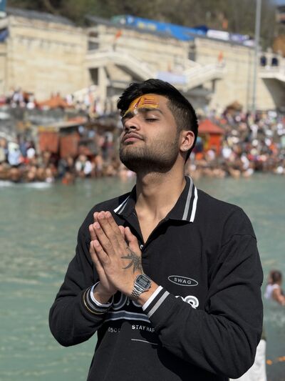  Adel,   Harsh Dhawan, 24 ,   ,   , c 