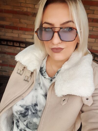  ,   Elena, 31 ,   