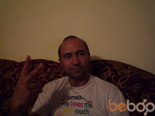  3279421  Artur, 47 ,    