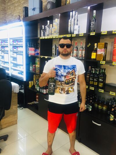  ,   Shoxrux, 32 ,   ,   