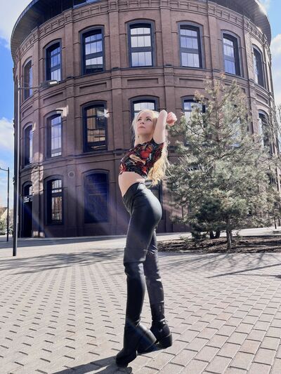  ,   Anastasia, 32 ,     , c , 