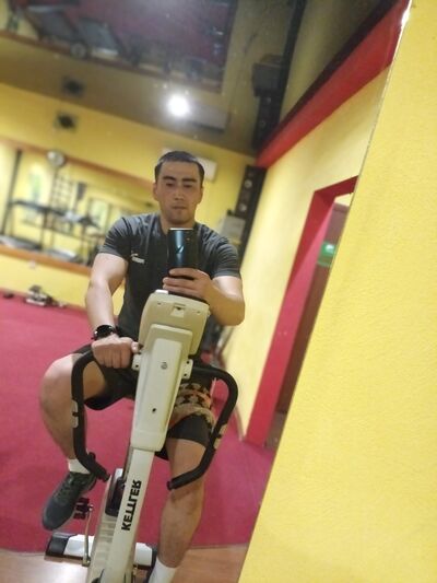  ,   Erzhan, 33 ,   c 