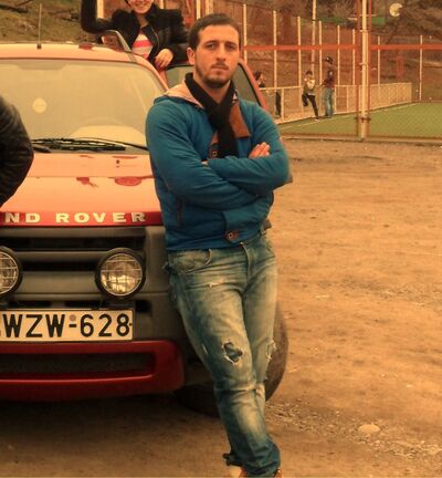  ,   Miro, 32 ,  