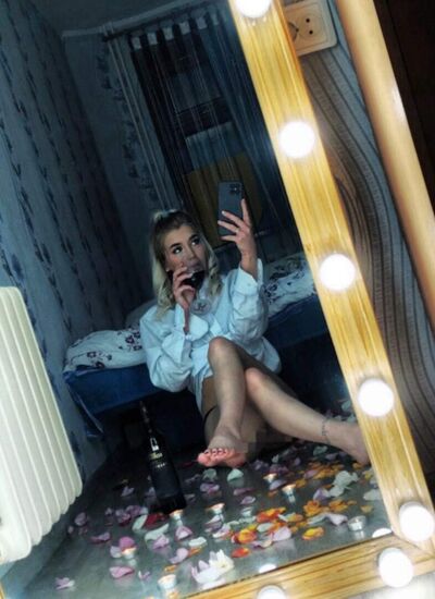  -,   Sofi, 21 ,     , c 