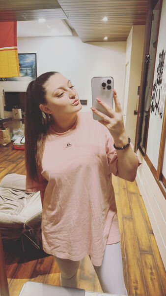  ,   Viktoria, 25 ,   ,   