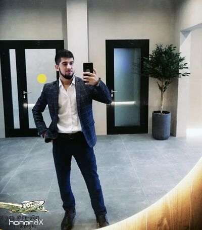  -,   Ali, 27 ,   ,   