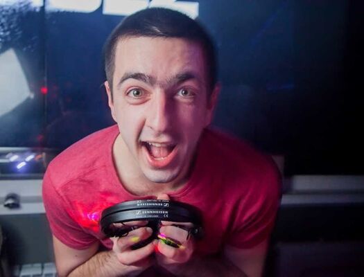  ,   Vlad, 40 ,   ,   , c 