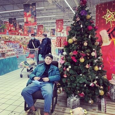  ,   Munarbek, 32 ,   ,   