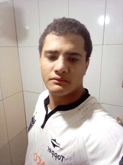  --,   Italo, 21 ,   ,   
