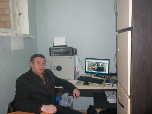  ,   Artur, 51 ,  