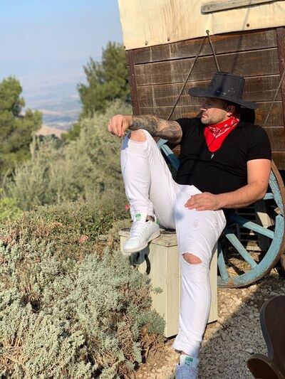  Tel Aviv-Yafo,   Oleg, 33 ,   ,   , 