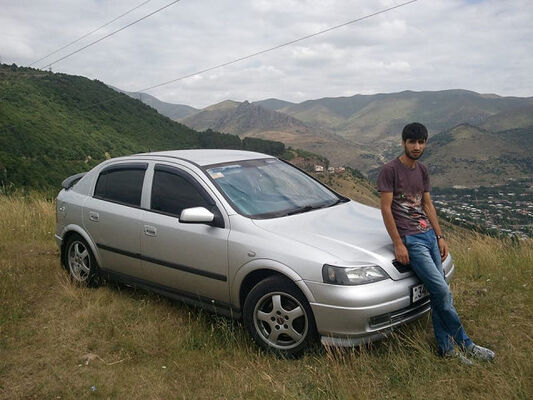  ,   Narek, 32 ,   ,   , c 