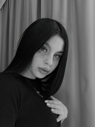  ,   Karolina, 21 ,   ,   