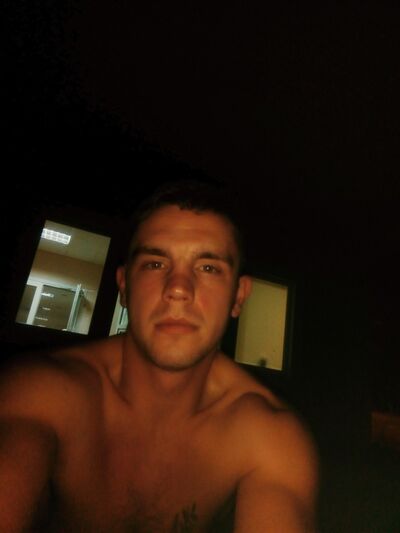  ,   Alex, 32 ,  