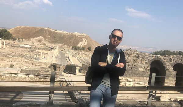  Holon,   Igor, 45 ,     , c 