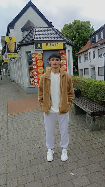  Lippstadt,   , 21 ,     , c , 