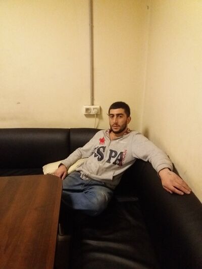 ,   Artur, 37 ,   ,   , c 