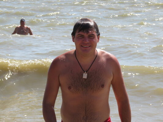  ,   Vadim, 42 ,  