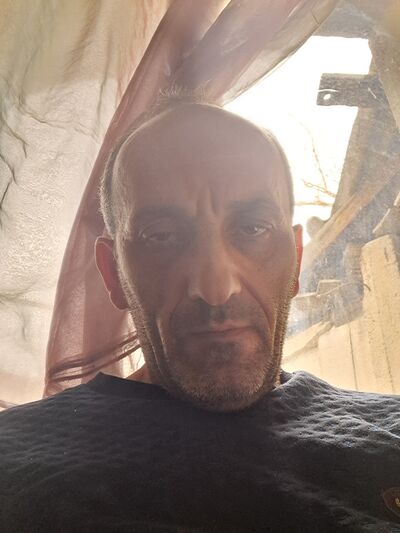  ,   Artur, 43 ,   ,   