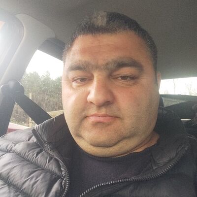  ,   Artur, 49 ,   ,   
