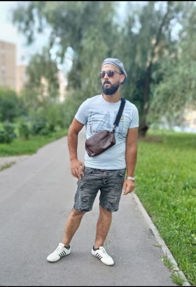  ,   Kahlid, 36 ,   c 