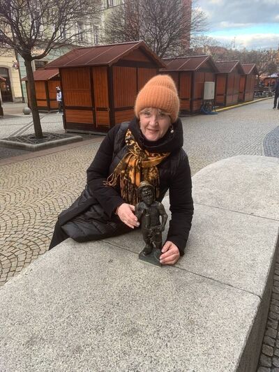  ,   Ludmila, 60 ,   ,   