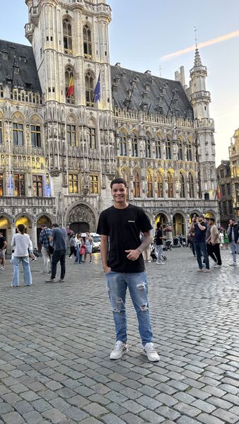  ,   Leonardo, 23 ,   ,   