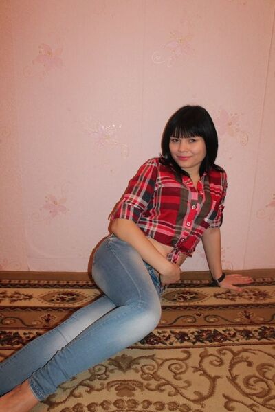  ,   Lady, 28 ,  