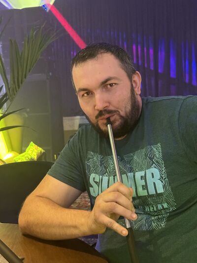  ,   Viktor, 37 ,   ,   , c , 