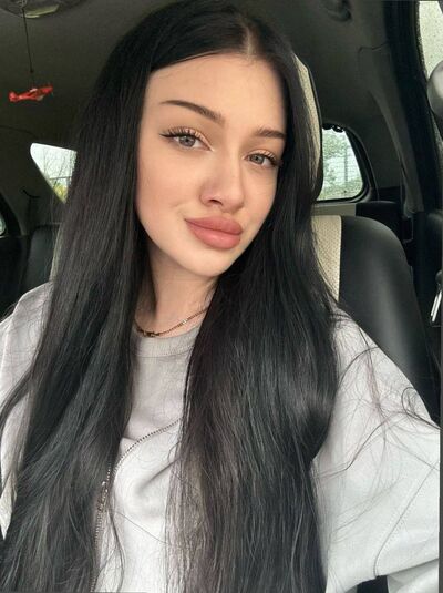  ,   Alexandra, 22 ,   ,   