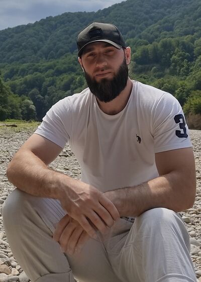  ,   Amir, 32 ,   ,   