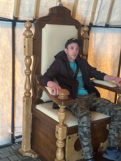  ,   Vitaly, 32 ,   