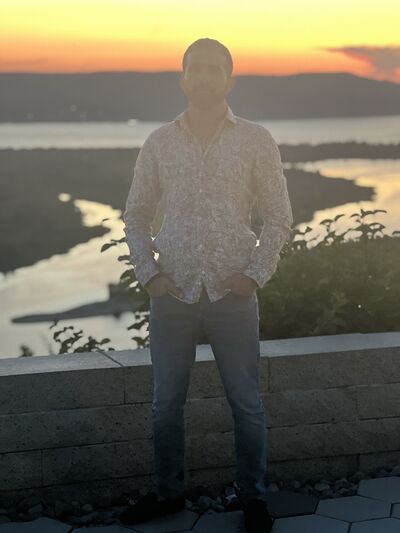  ,   Mikael, 33 ,   ,   , c , 