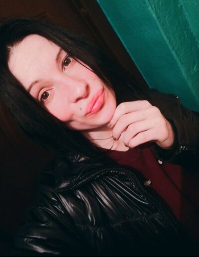  -,   Lenka, 29 ,   ,   