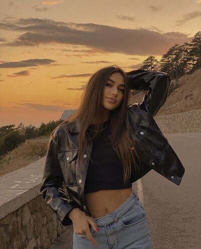  ,   Lyi, 25 ,   ,   