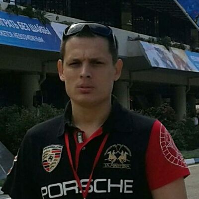  ,   Viktor, 36 ,   