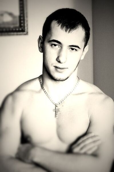  ,   Vitalikk, 32 ,   , 