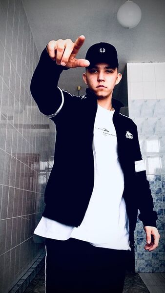  ,   Ilya zlo, 21 ,   ,   , c 