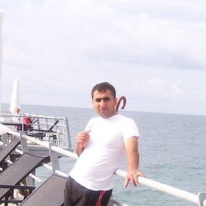  ,   Artur, 47 ,   