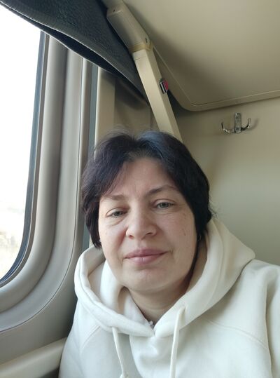  ,   Julia, 52 ,     , c 