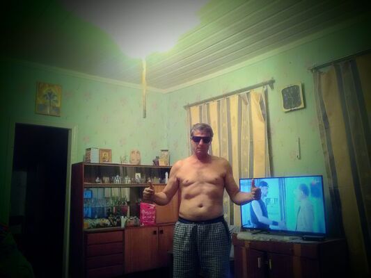  ,   Sergei, 58 ,   c 