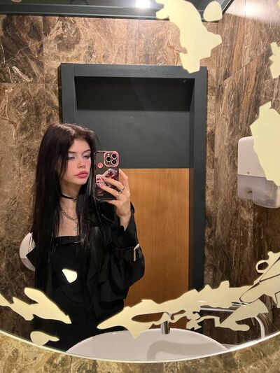  As,   Bella, 21 ,   ,   