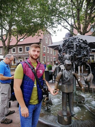  ,   Alex, 31 ,   ,   , c , 