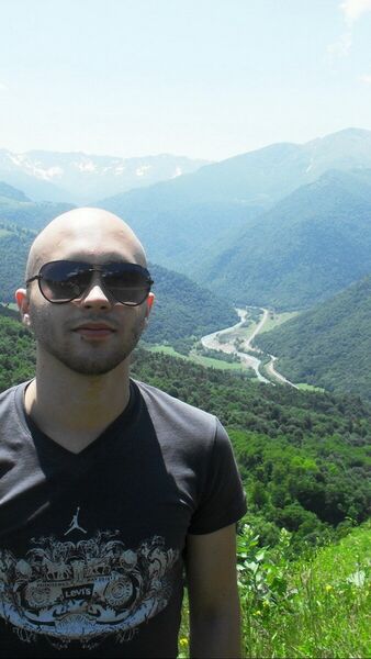  ,   Hikola, 46 ,  