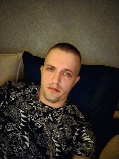  ,   Mark, 32 ,   ,   , c , 