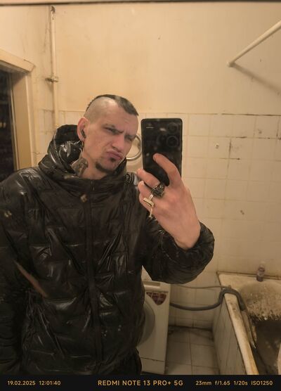  ,   Artur, 34 ,   ,   