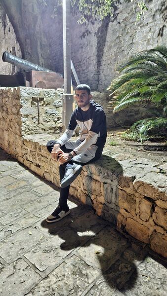  ,   Akow, 30 ,   ,   , c 